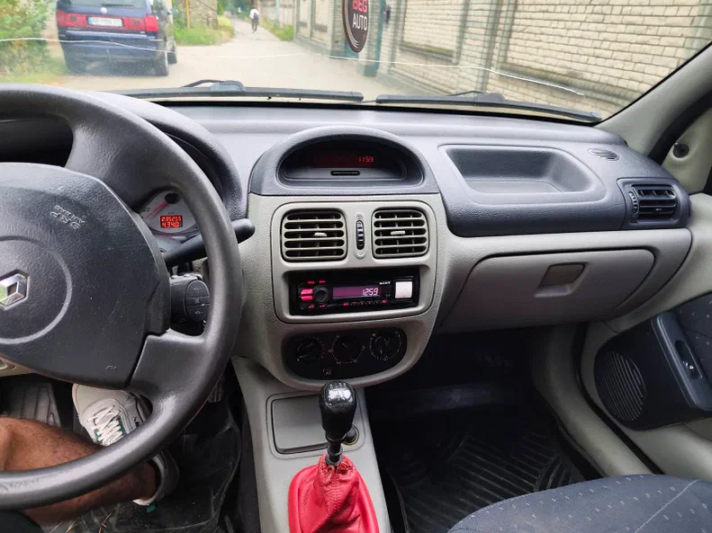 Renault Clio 2004 - 13