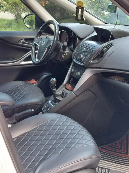 Opel Zafira 2015 - 4