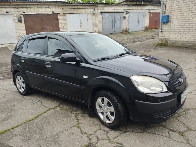 Kia Rio 2007 - 1