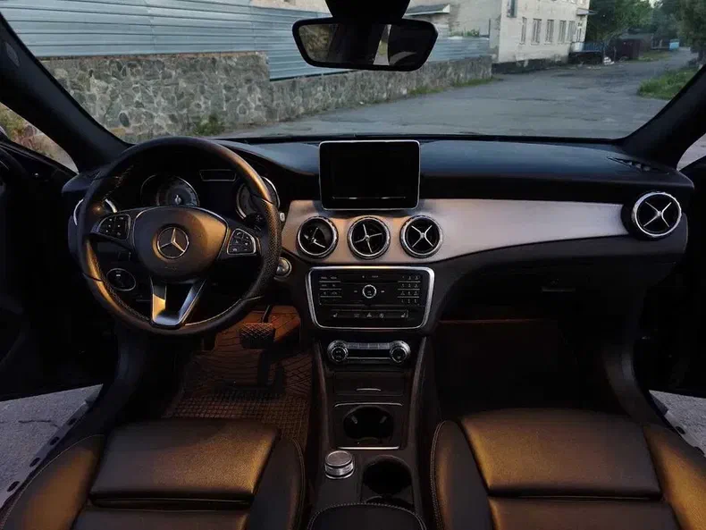 Mercedes-Benz GLA 2016 - 8