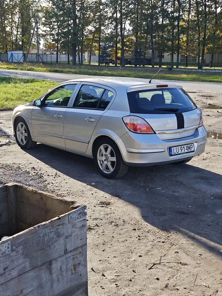 Opel Astra 2004 - 1
