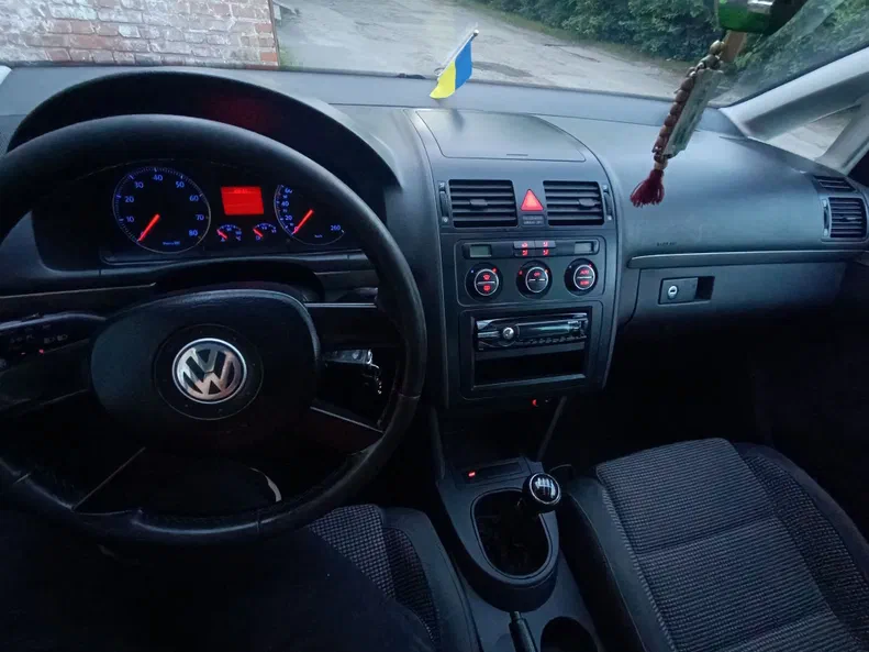 Volkswagen Touran 2004 - 1
