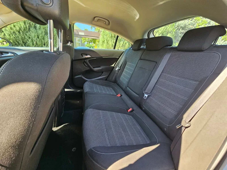 Opel Insignia 2013 - 12