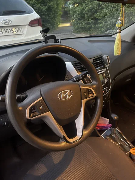 Hyundai Accent 2013 - 10