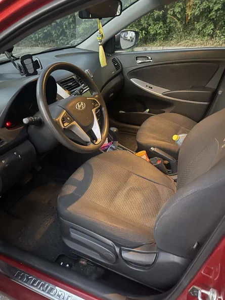 Hyundai Accent 2013 - 4