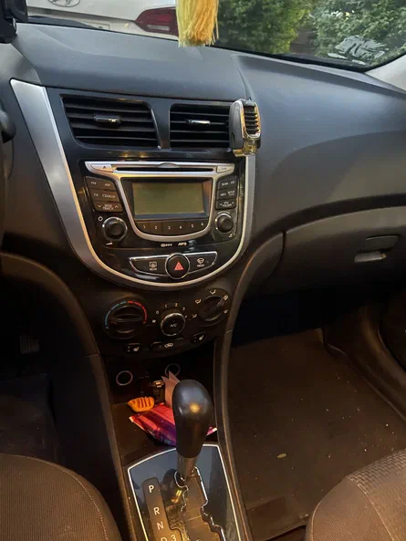 Hyundai Accent 2013 - 11