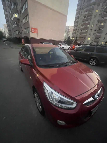 Hyundai Accent 2013 - 3
