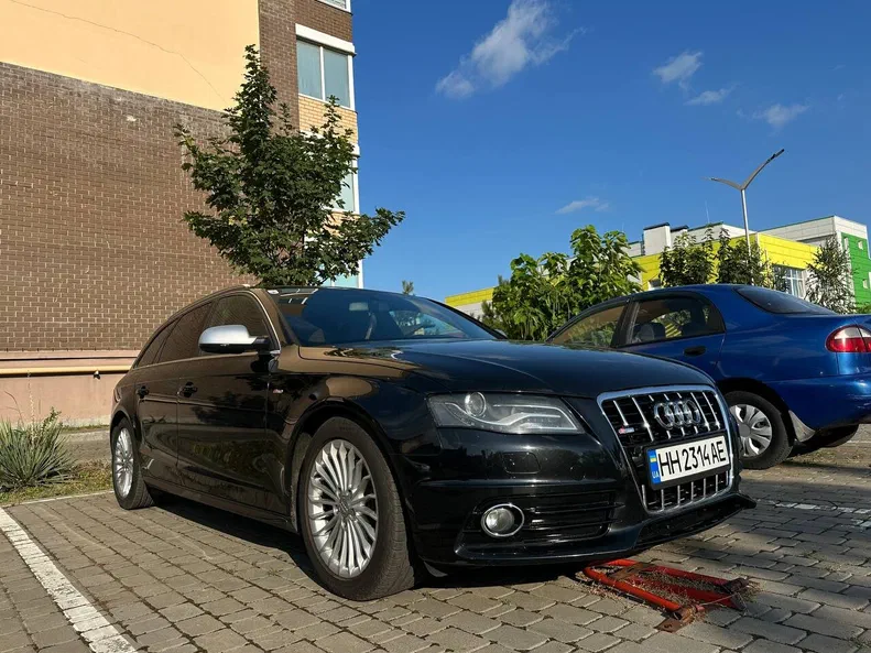 Audi A4 2010 - 1