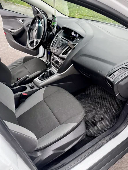 Ford Focus 2012 - 18