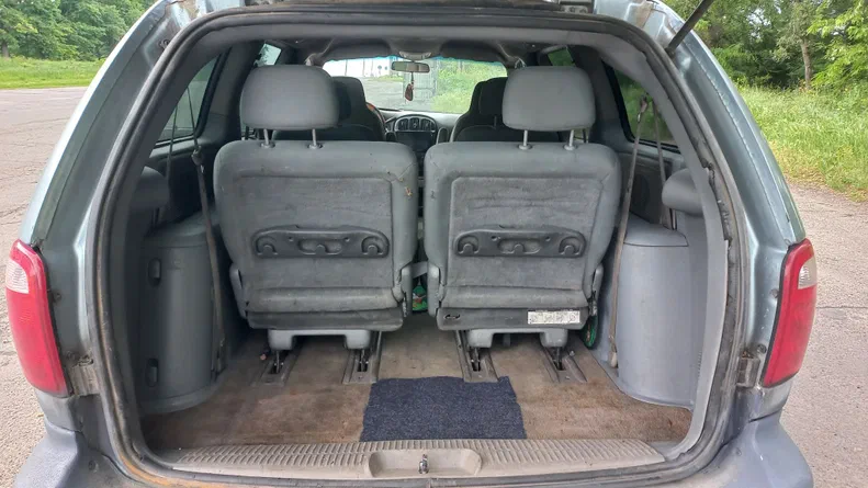 Chrysler Voyager 2003 - 12