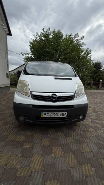 Opel Vivaro 2008 - 1