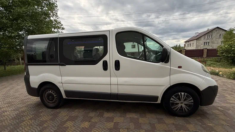 Opel Vivaro 2008 - 18