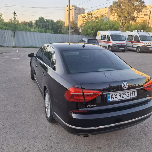 Volkswagen Passat 2016 - 1