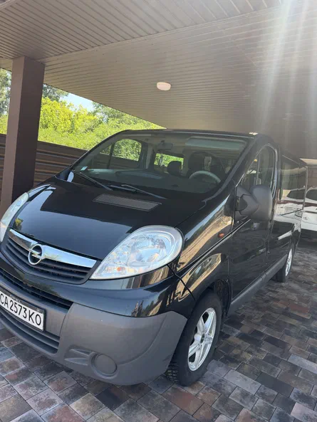 Opel Vivaro 2012 - 1