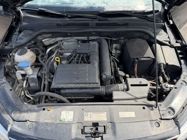 Volkswagen Jetta 2015 - 21