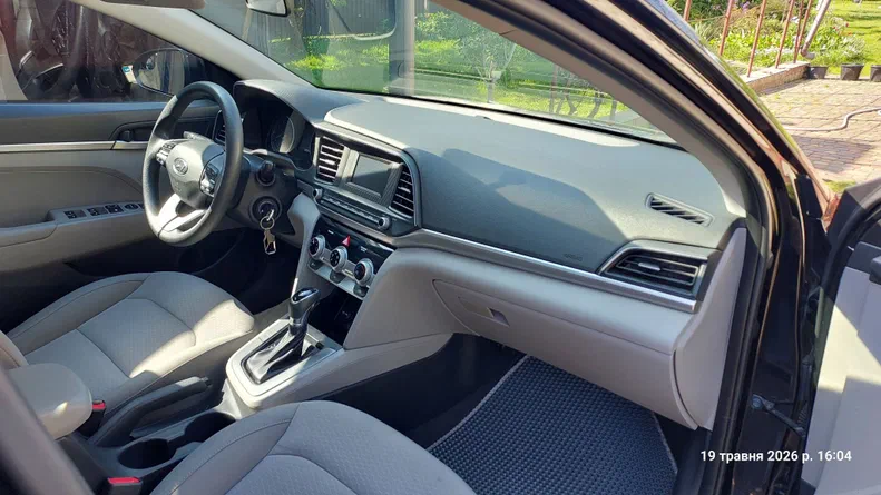 Hyundai Elantra 2018 - 12