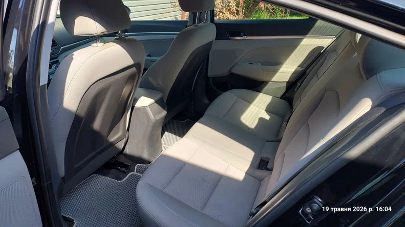 Hyundai Elantra 2018 - 3