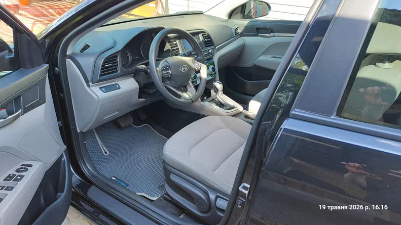Hyundai Elantra 2018 - 9