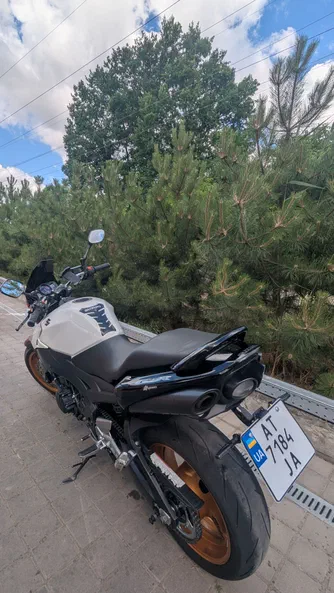 Suzuki GSR 600 2010 - 1
