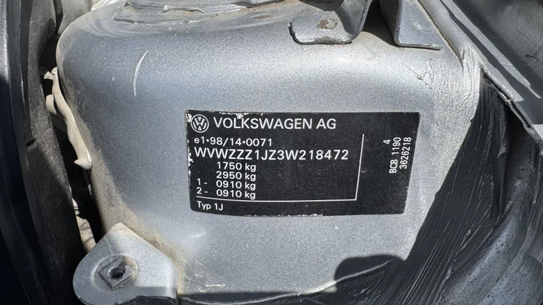 Volkswagen Golf 2002 - 8