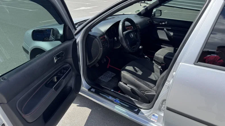 Volkswagen Golf 2002 - 1