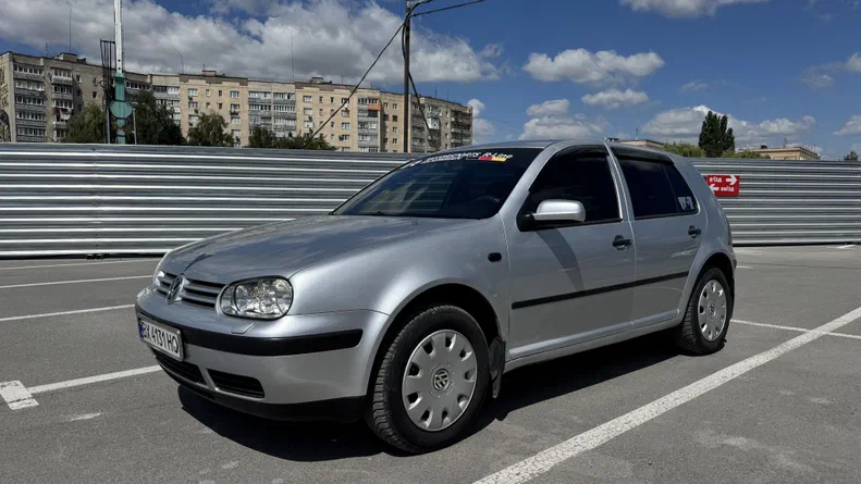 Volkswagen Golf 2002 - 0