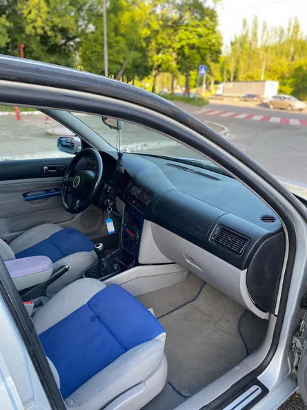 Volkswagen Golf 2000 - 3