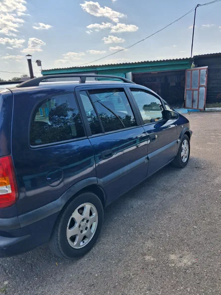 Opel Zafira 2000 - 2