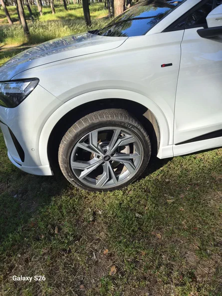 Audi Q4 e-tron 2023 - 25