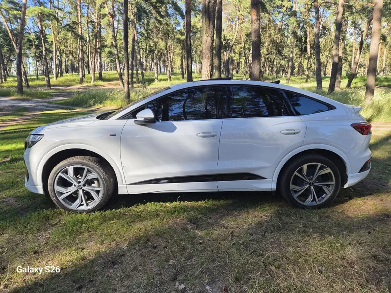 Audi Q4 e-tron 2023 - 14