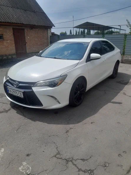 Toyota Camry 2015 - 0