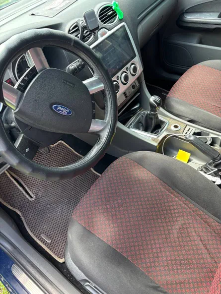 Ford Focus 2008 - 9