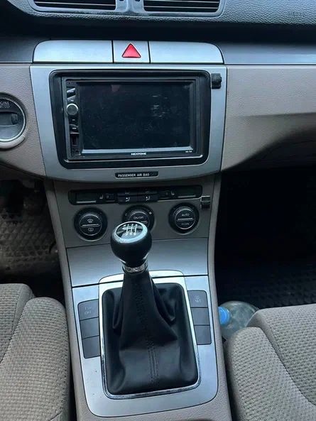 Volkswagen Passat 2006 - 2