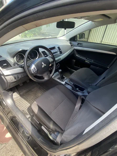Mitsubishi Lancer 2011 - 3