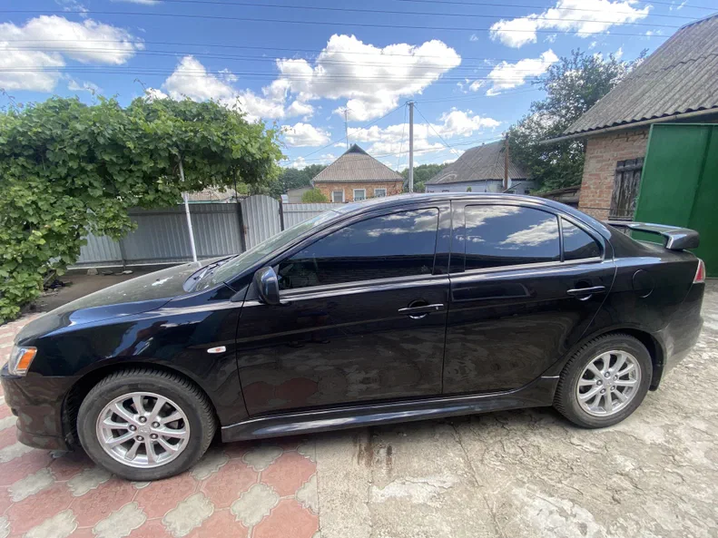 Mitsubishi Lancer 2011 - 4