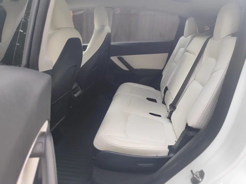 Tesla Model Y 2021 - 19