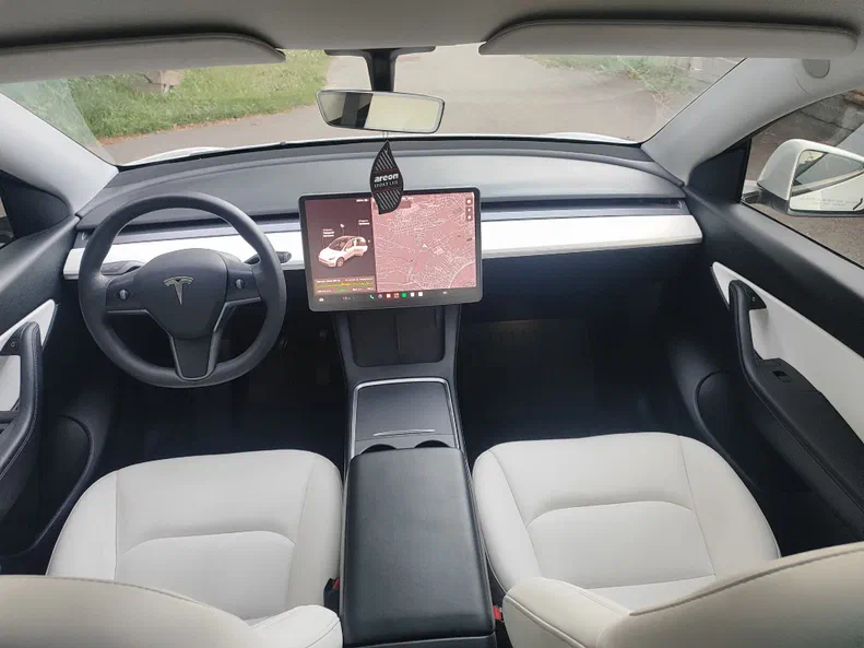 Tesla Model Y 2021 - 14