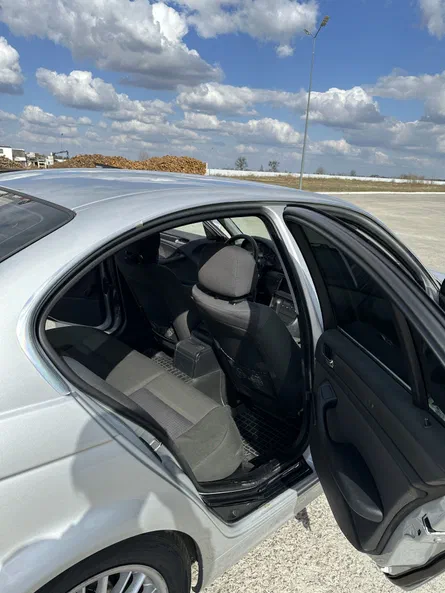 BMW 3 серія 2003 - 11
