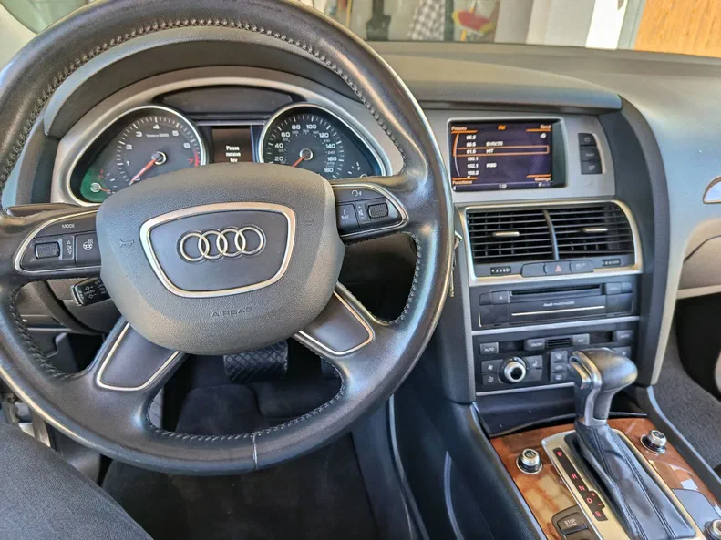 Audi Q7 2015 - 10
