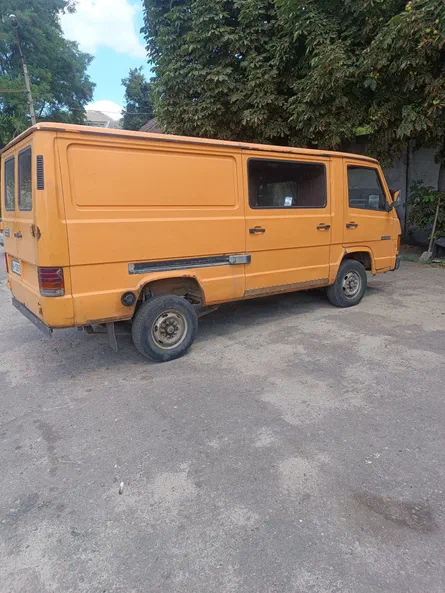 Mercedes-Benz MB 100 1990 - 2
