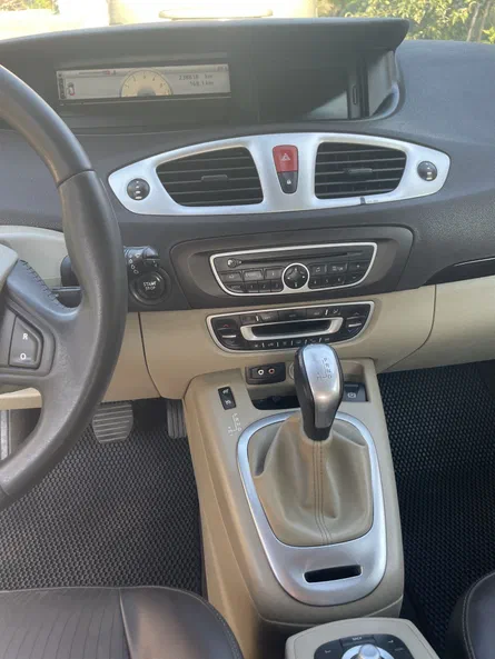 Renault Megane 2010 - 12