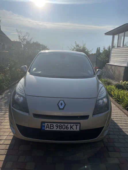 Renault Megane 2010 - 11