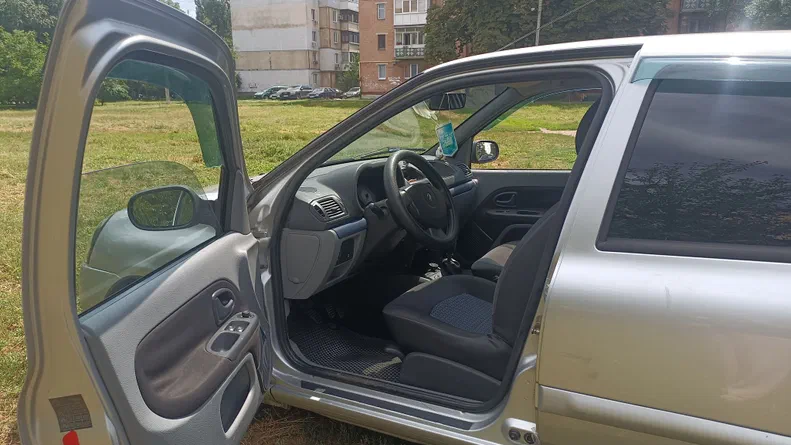 Renault Clio 2008 - 6