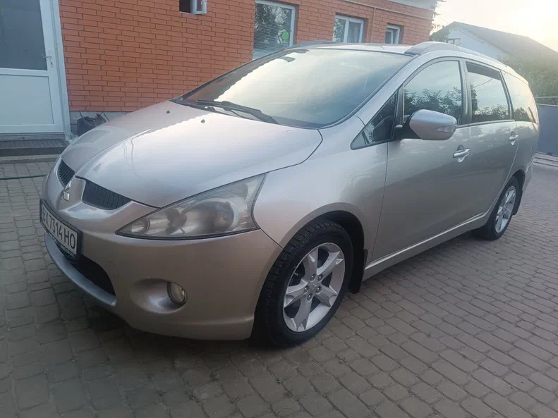 Mitsubishi Grandis 2008 - 2