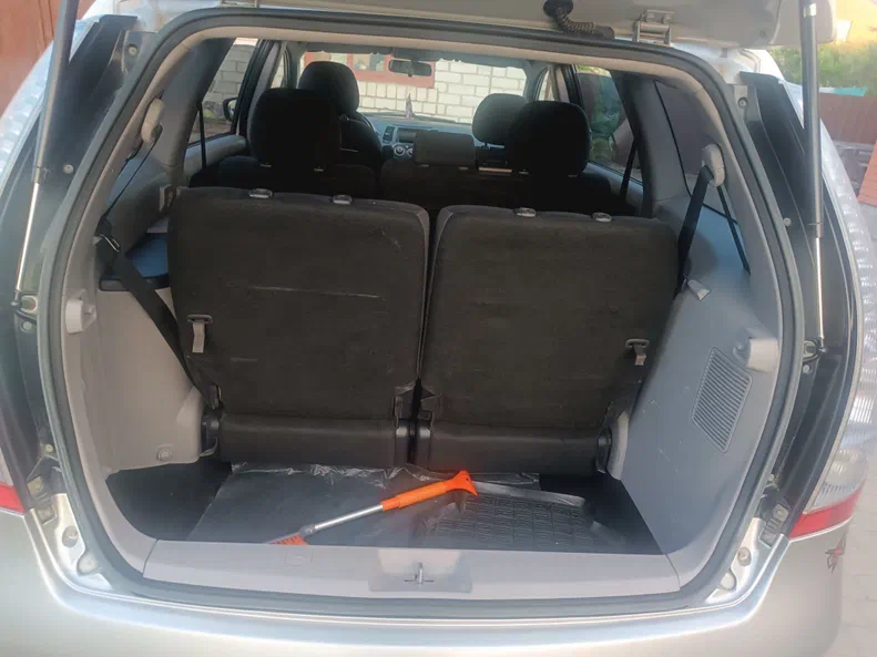 Mitsubishi Grandis 2008 - 8
