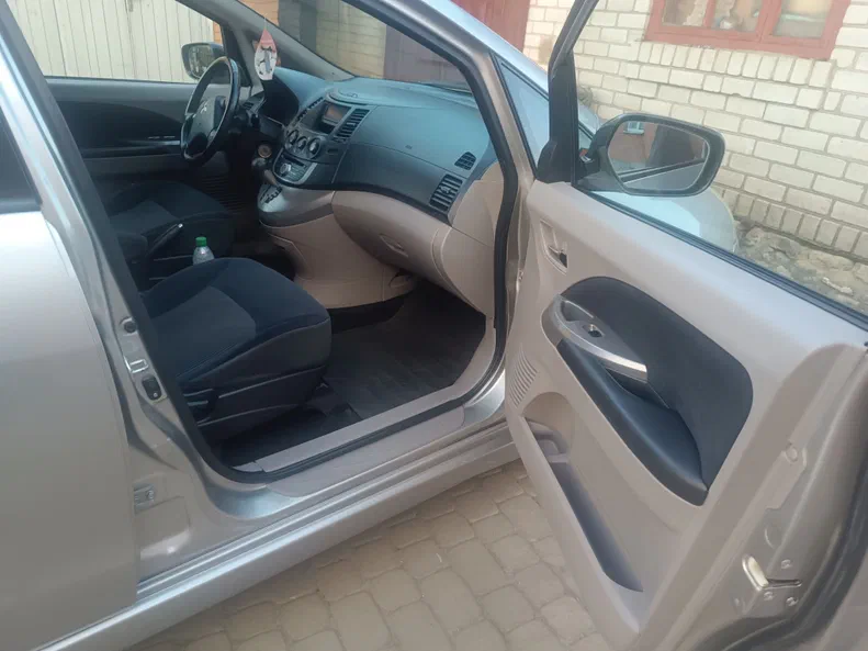 Mitsubishi Grandis 2008 - 5