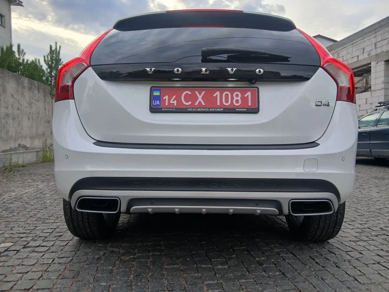 Volvo V60 Cross Country 2016 - 13