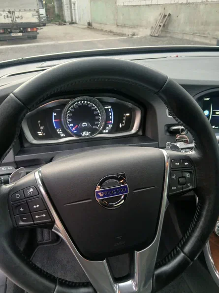 Volvo V60 Cross Country 2016 - 19