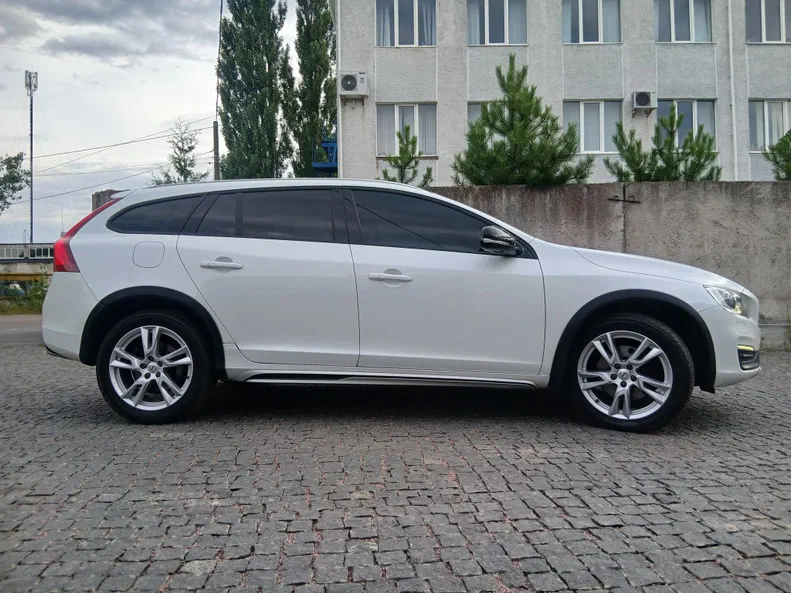 Volvo V60 Cross Country 2016 - 14
