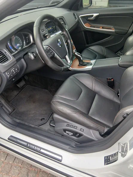 Volvo V60 Cross Country 2016 - 8